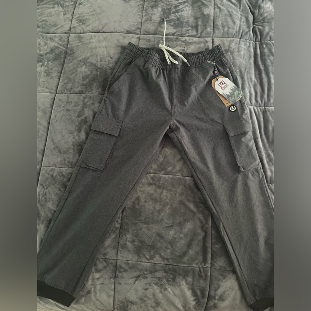 Avalanche men’s size large cargo pants CAM702SB new with tags